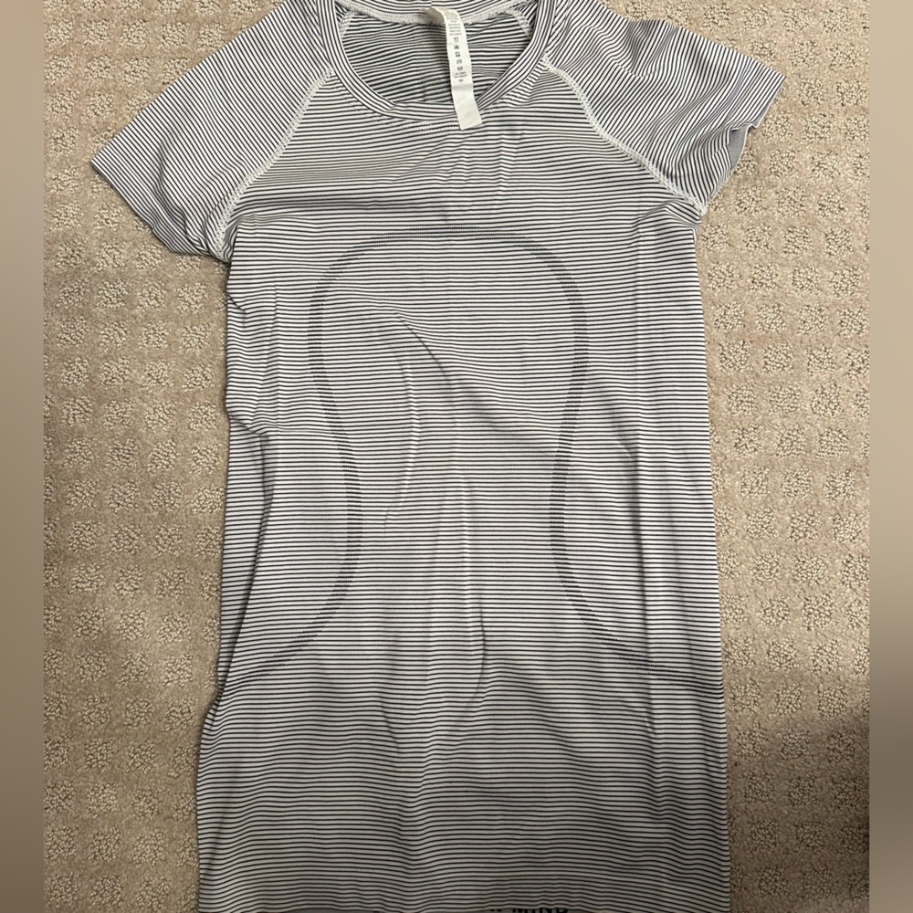 Lululemon Swiftly Tech Short Sleeve Shirt